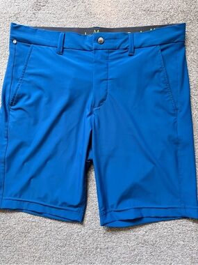 Mens Psycho Bunny 9” Performance Golf Shorts Size 33 Like New